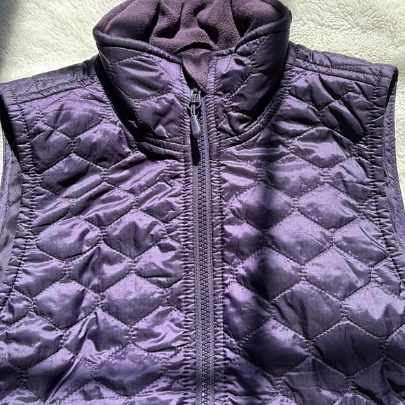L.L.Bean Plum Quilted Lightweight Vest – Size XS | Cozy Layers | Fall Winter - Picture 2 of 8